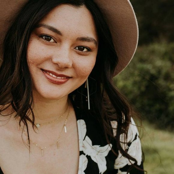 Meet your Posher, Michelle - Picture 2 of 3